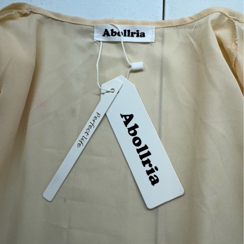 Abollria size Large sheer over cover peachy color NWT - Picture 3 of 7